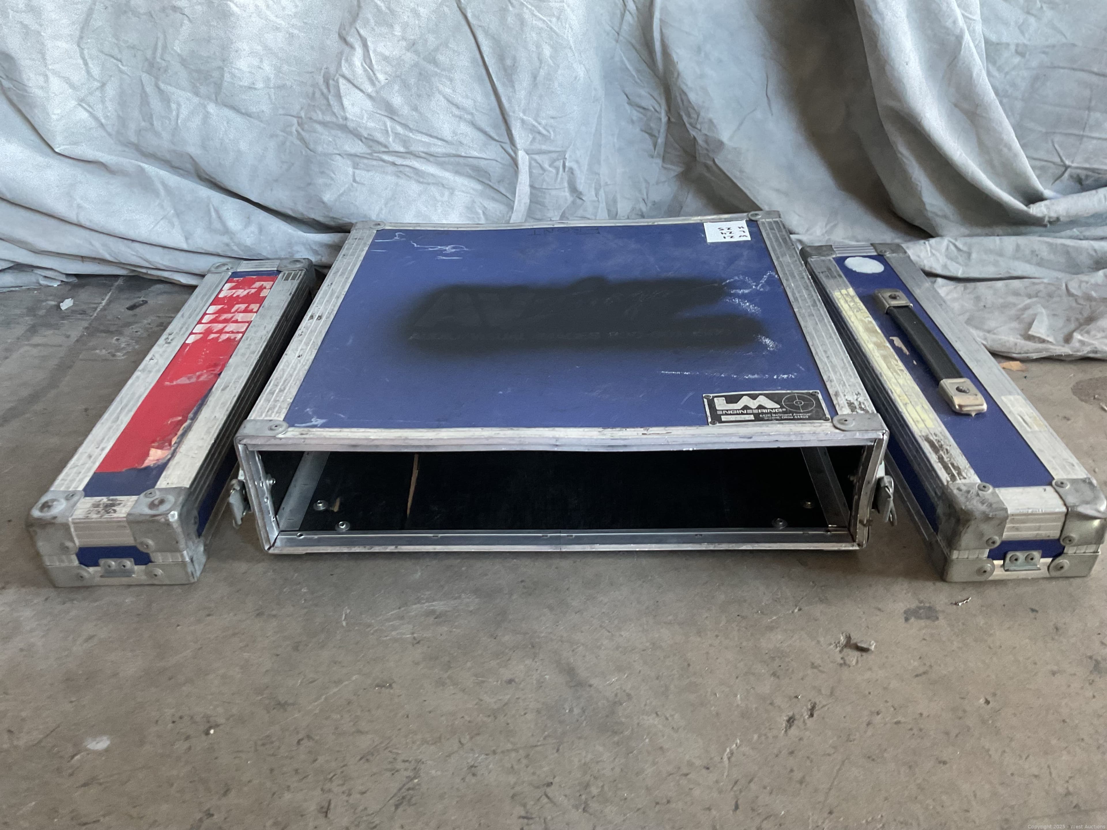 empty-rack-case-small-617391