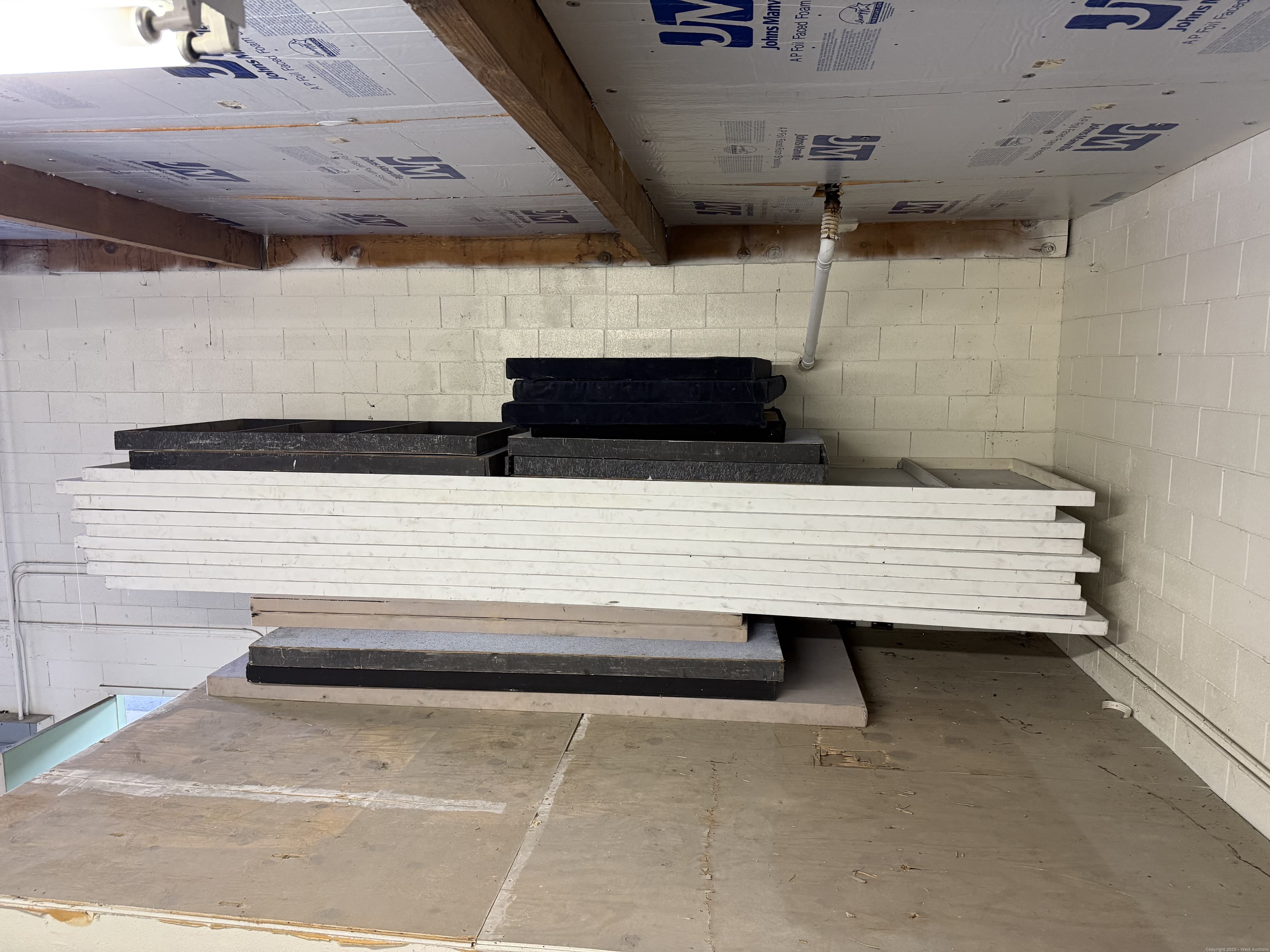 large-lot-of-various-hard-walls-and-jacks-617397