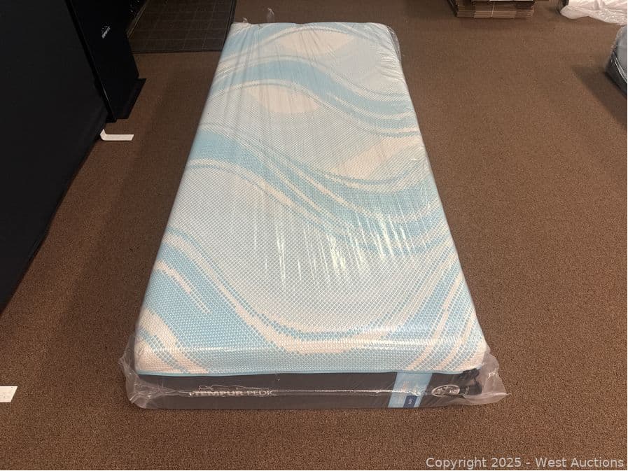 tempur-pedic-luxebreeze-soft-split-calking-5-099-retail-618800