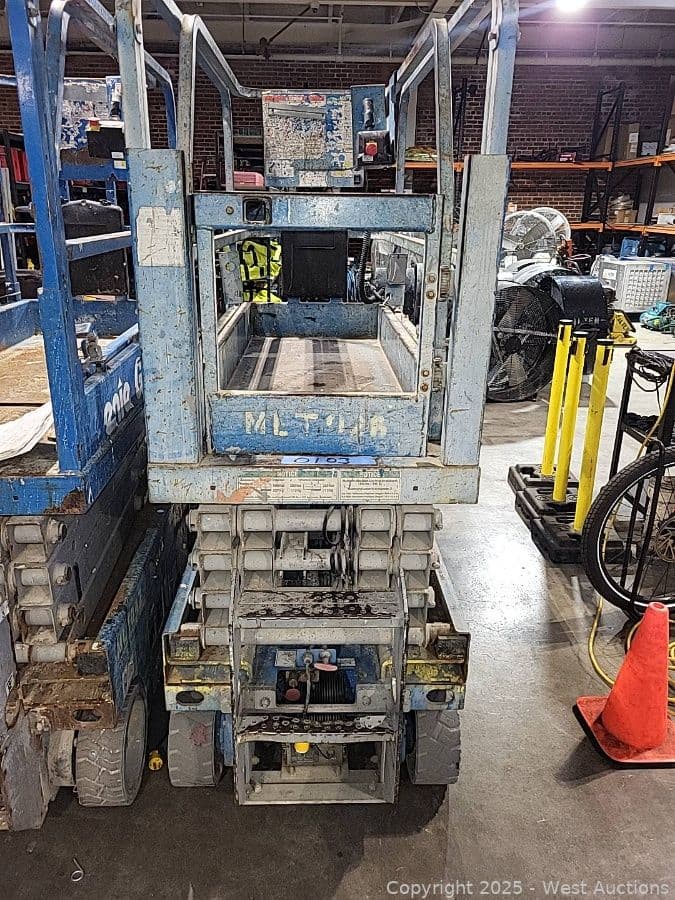 genie-gs1930-scissor-lift-mmzbiwqk