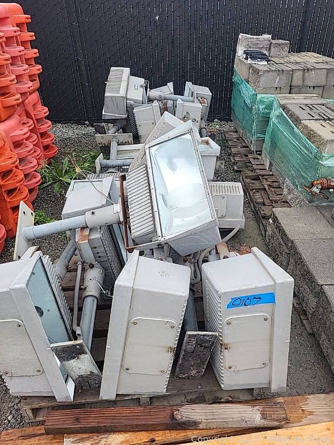 15-outdoor-lights-mmzbknz6