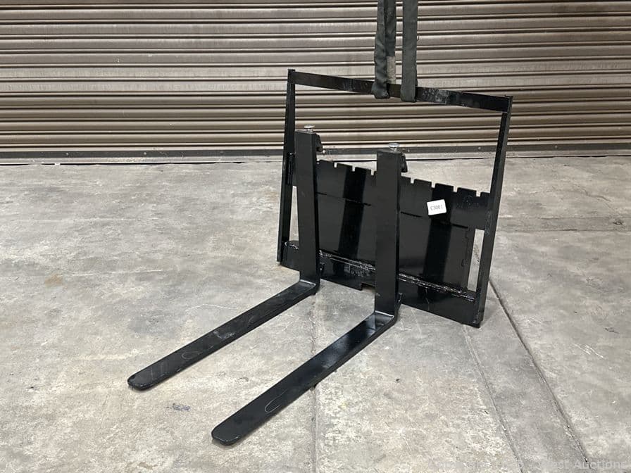 2025-future-mini-skid-steer-forks-29-34-unused-620654