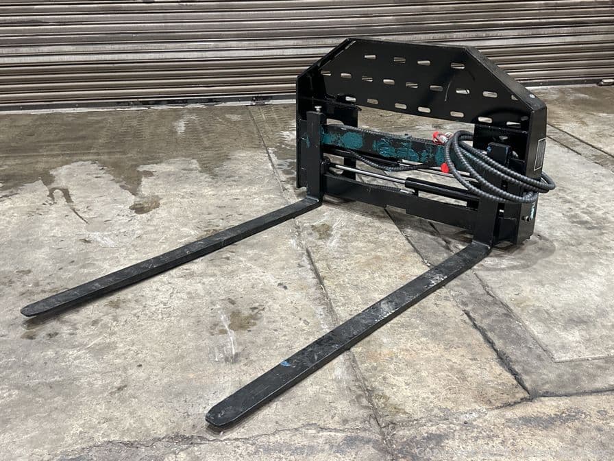 2025-future-5-hydraulic-pallet-fork-attachment-for-skid-steer-unused-620667