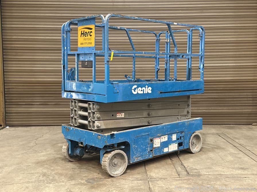 2013-genie-gs2646-electric-scissor-lift-26-max-lift-height-mjxpvvp7