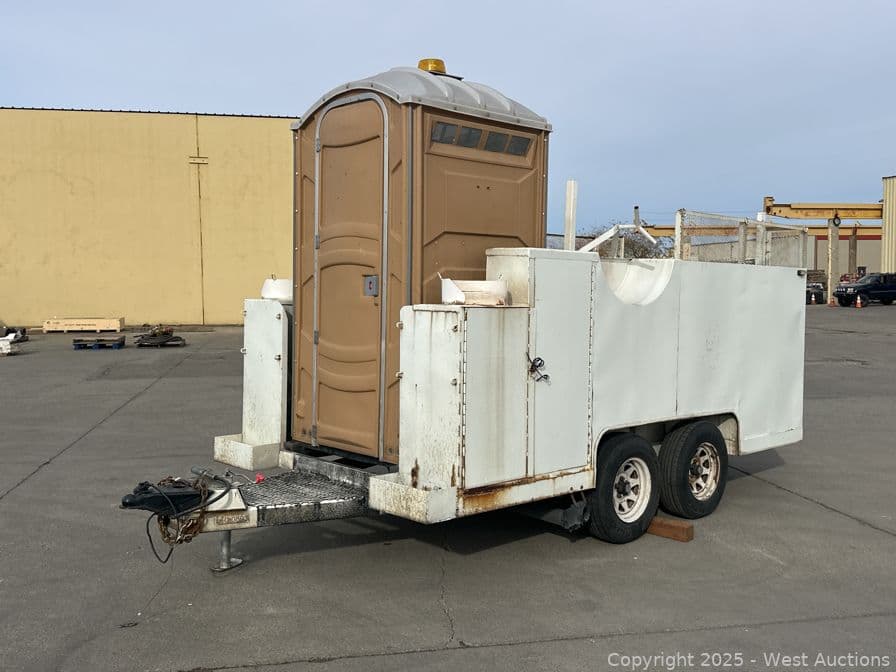 1989-utility-trailer-with-mounted-restroom-mk2vak0s