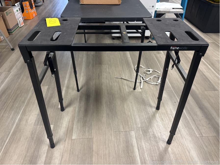 gator-frameworks-piano-stand-623792