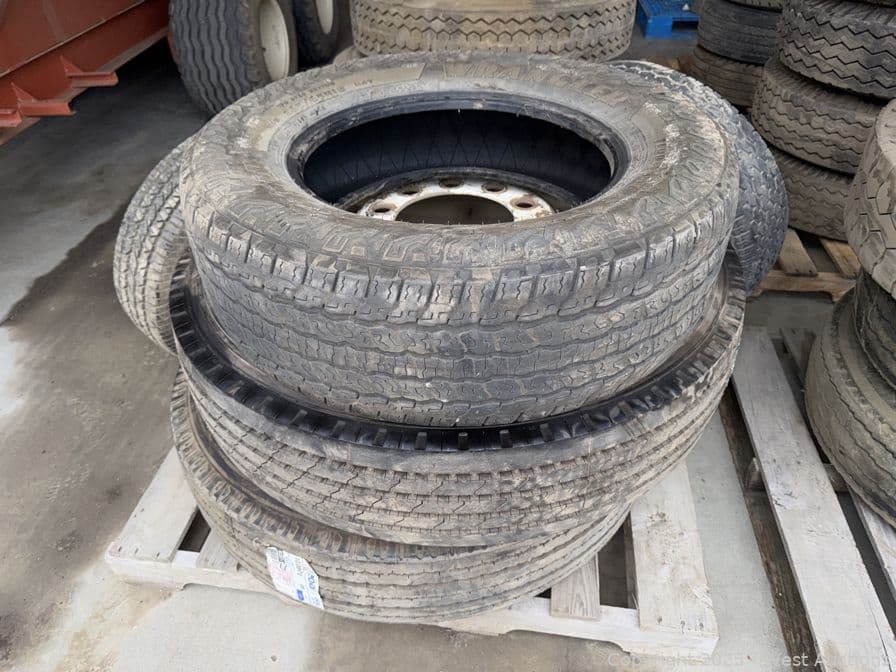 contents-of-pallet-5-assorted-wheels-and-tires-622929