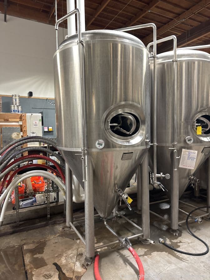 brew-pro-15bbl-beer-fermenter-tank-624201