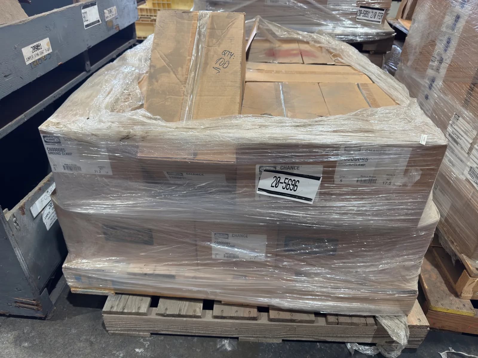 contents-of-pallet-20-boxes-hubbell-ground-clamps-c08e8e