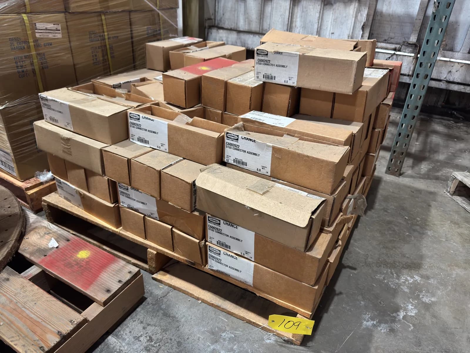 contents-of-pallet-boxes-hubbell-stud-collector-assembly-ab9089