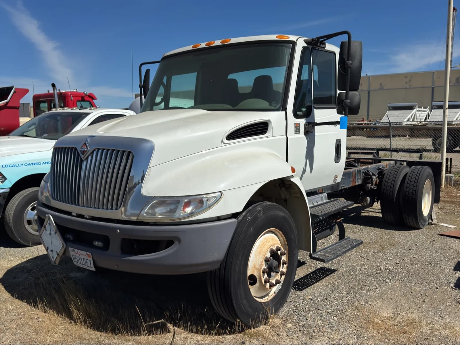 2011-international-durastar-4400-sba-4x2-mn95tujs