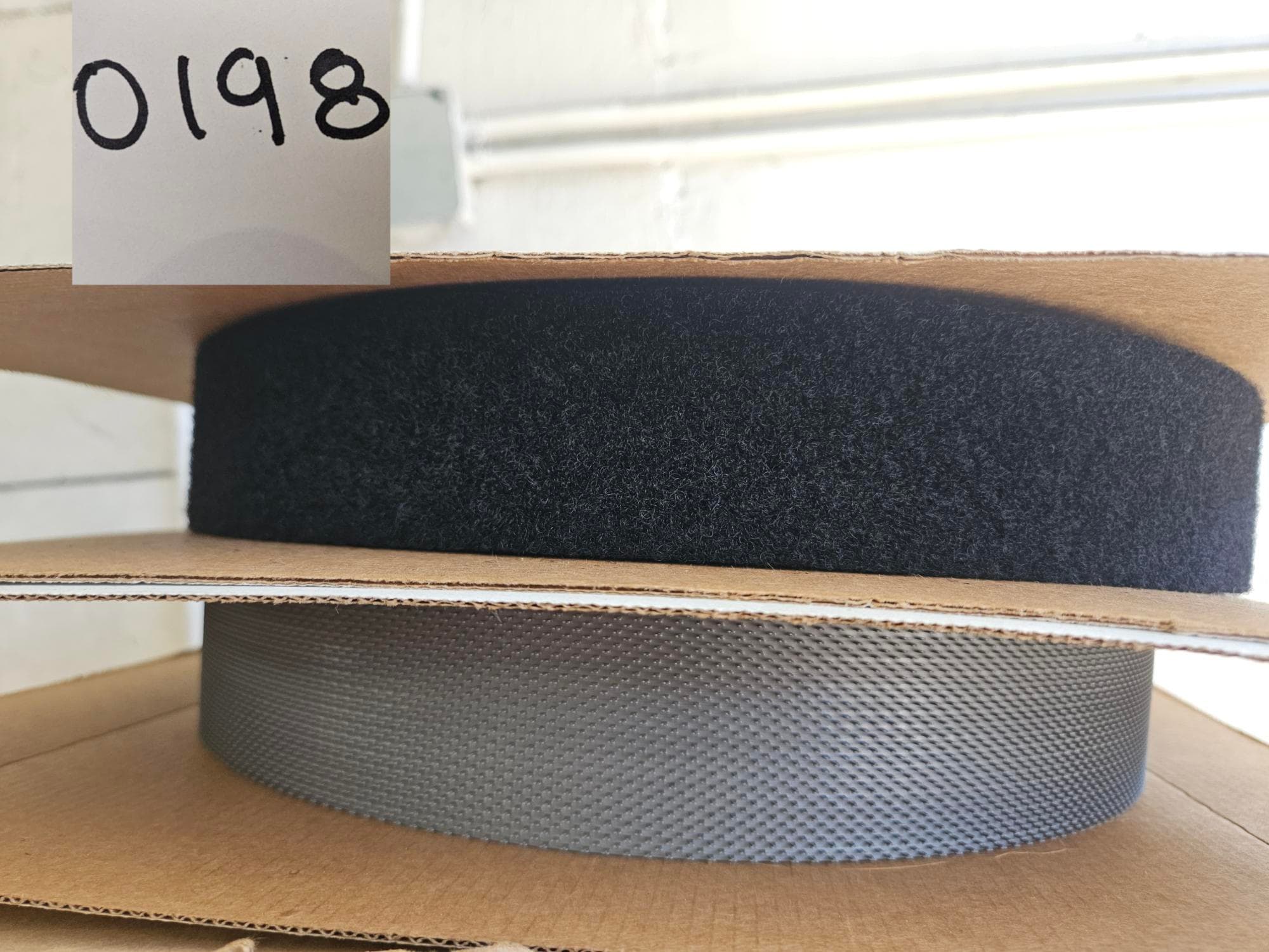 1-hook-velcro-roll-and-1-loop-velcro-roll-mni5q0kl