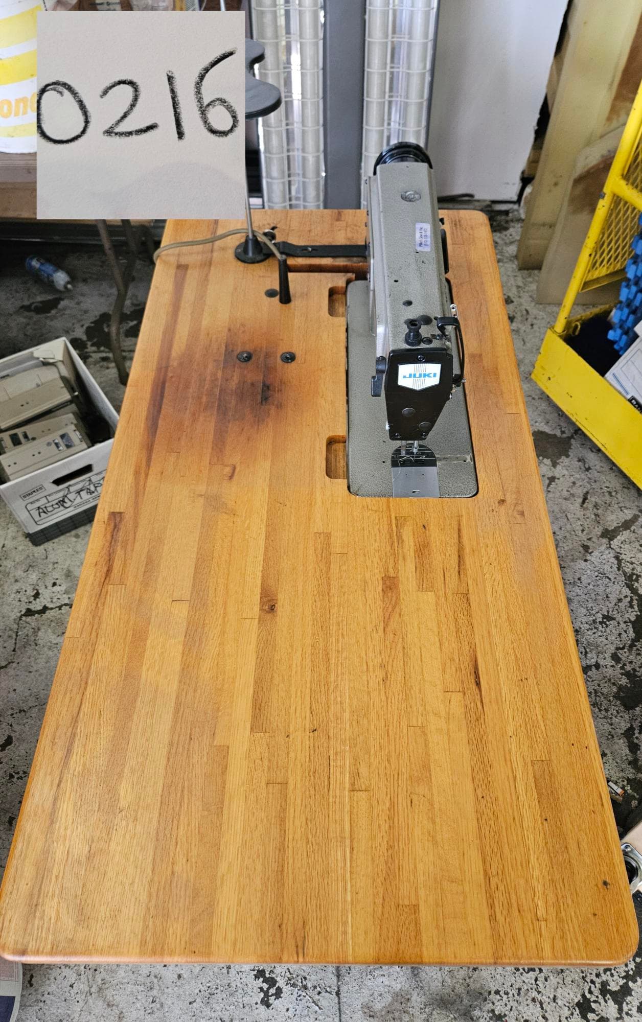 juki-sewing-machine-with-table-mni5l65z