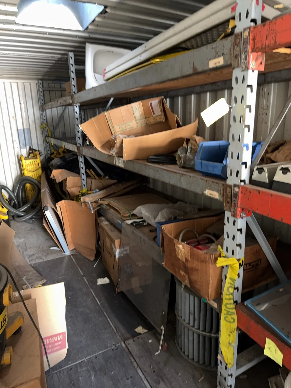 contents-of-pallet-racking-tools-air-conditioning-parts-and-more-mrnxzomv