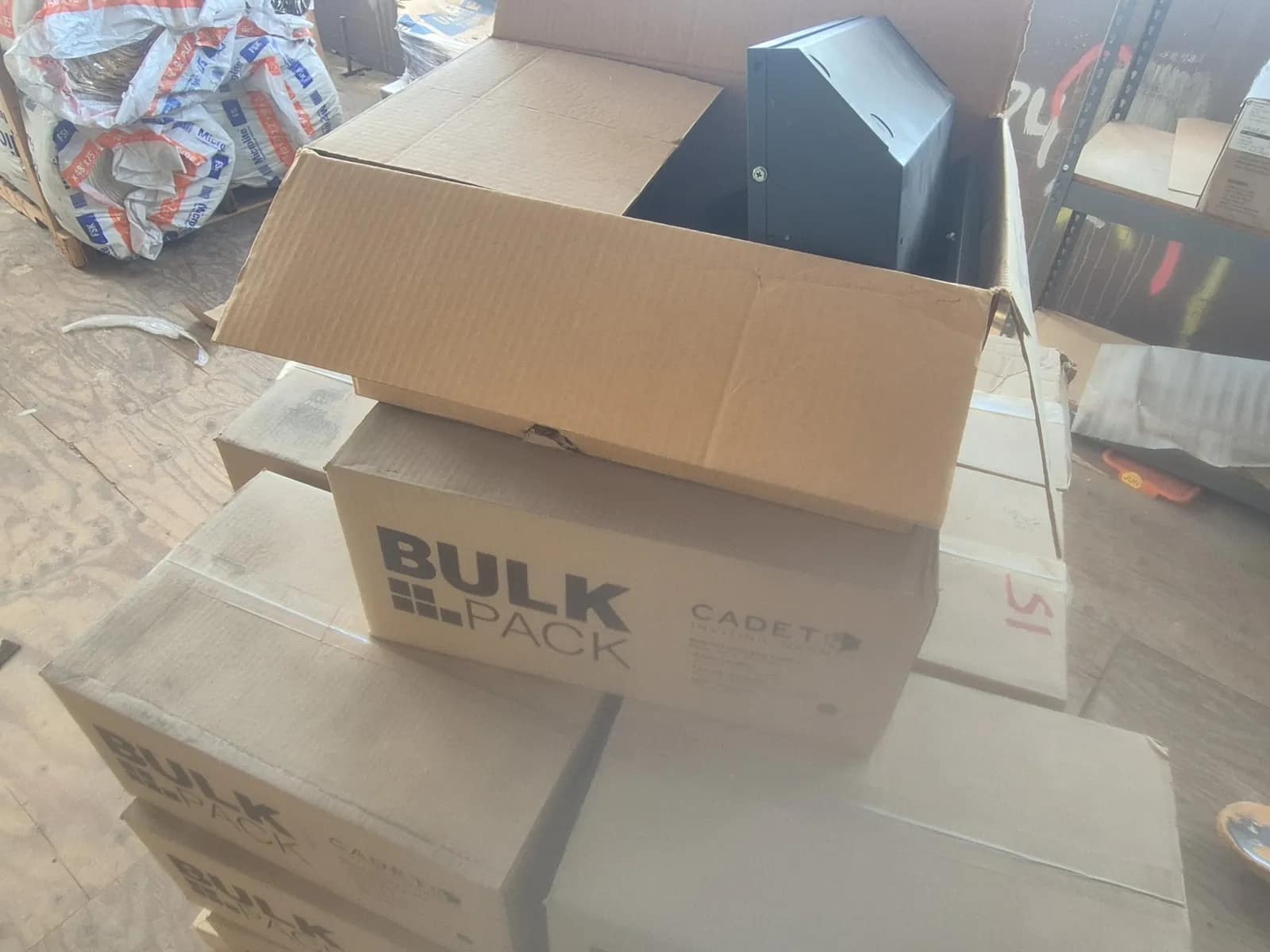 approximately-20-boxes-of-register-wall-can-pack-5-per-box-d4d333