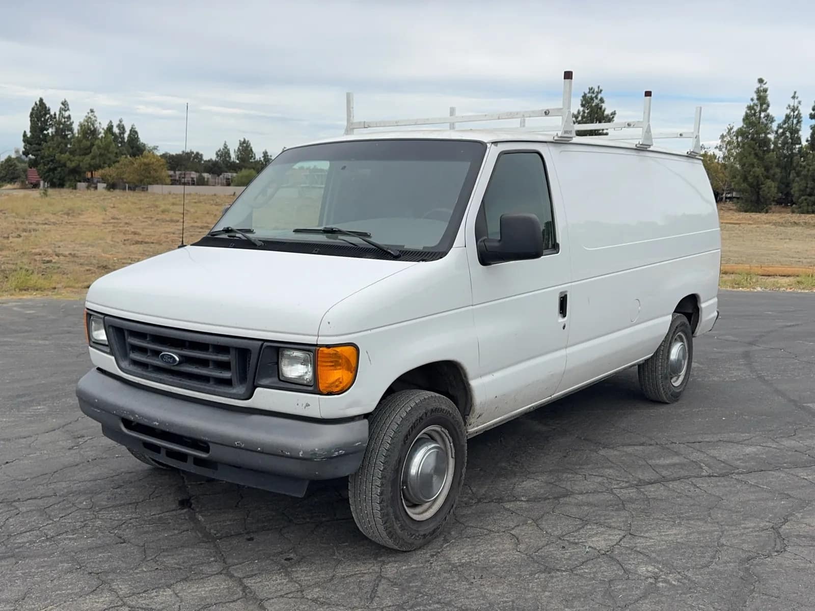 2006-ford-e-250-cargo-van-mtlpywqm