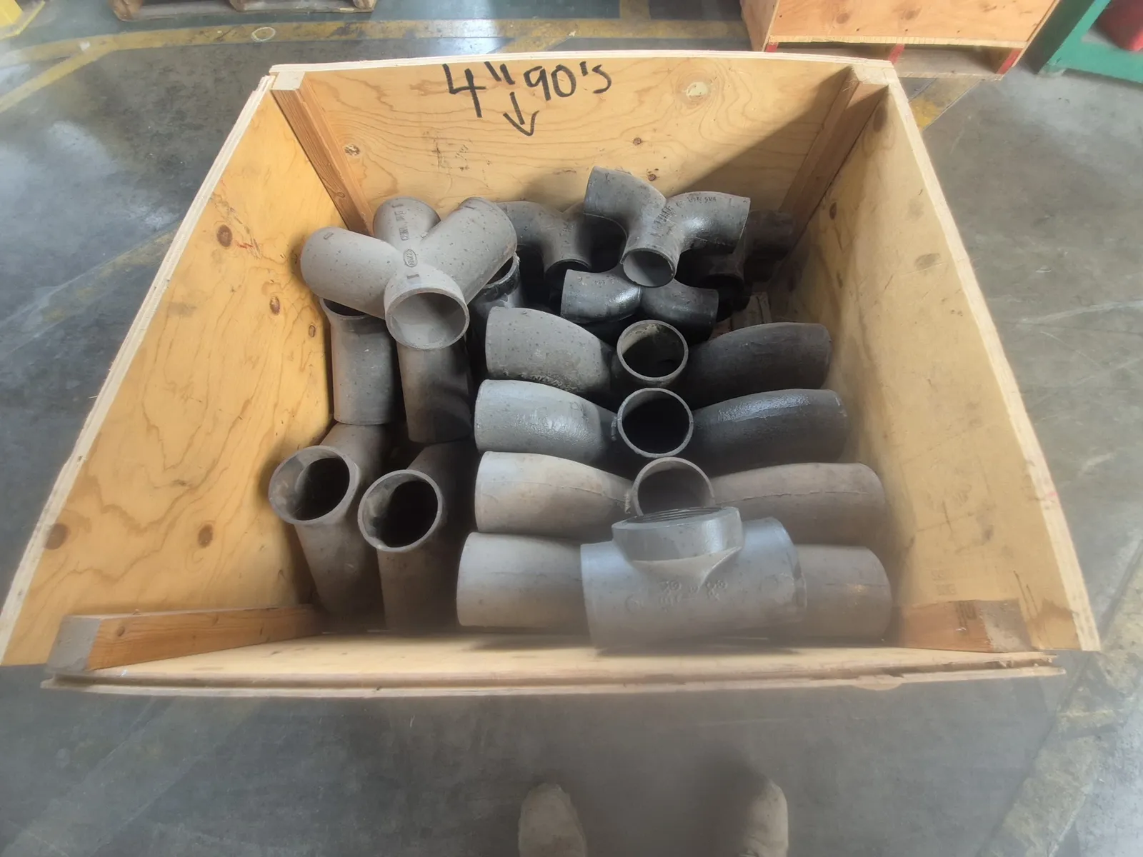 contents-of-pallet-cast-iron-4-1-8-bend-3-double-1-4-bend-4-double-combo-and-1-8-bend-fcbdae