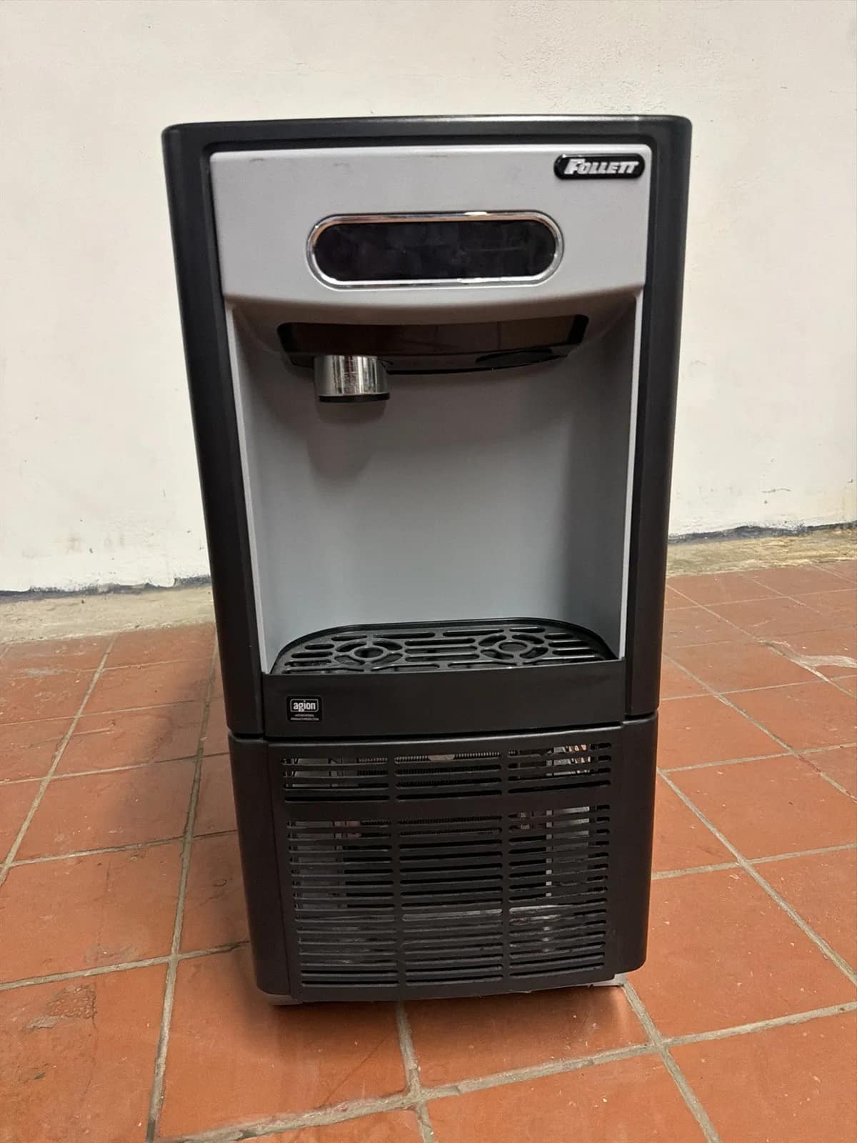 follett-floor-model-nuggets-ice-maker-e9d74f
