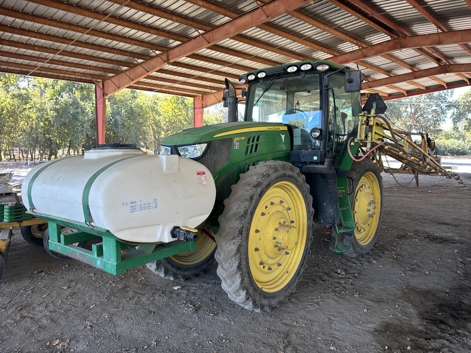 john-deere-6150h-sprayer-tractor-3947a2