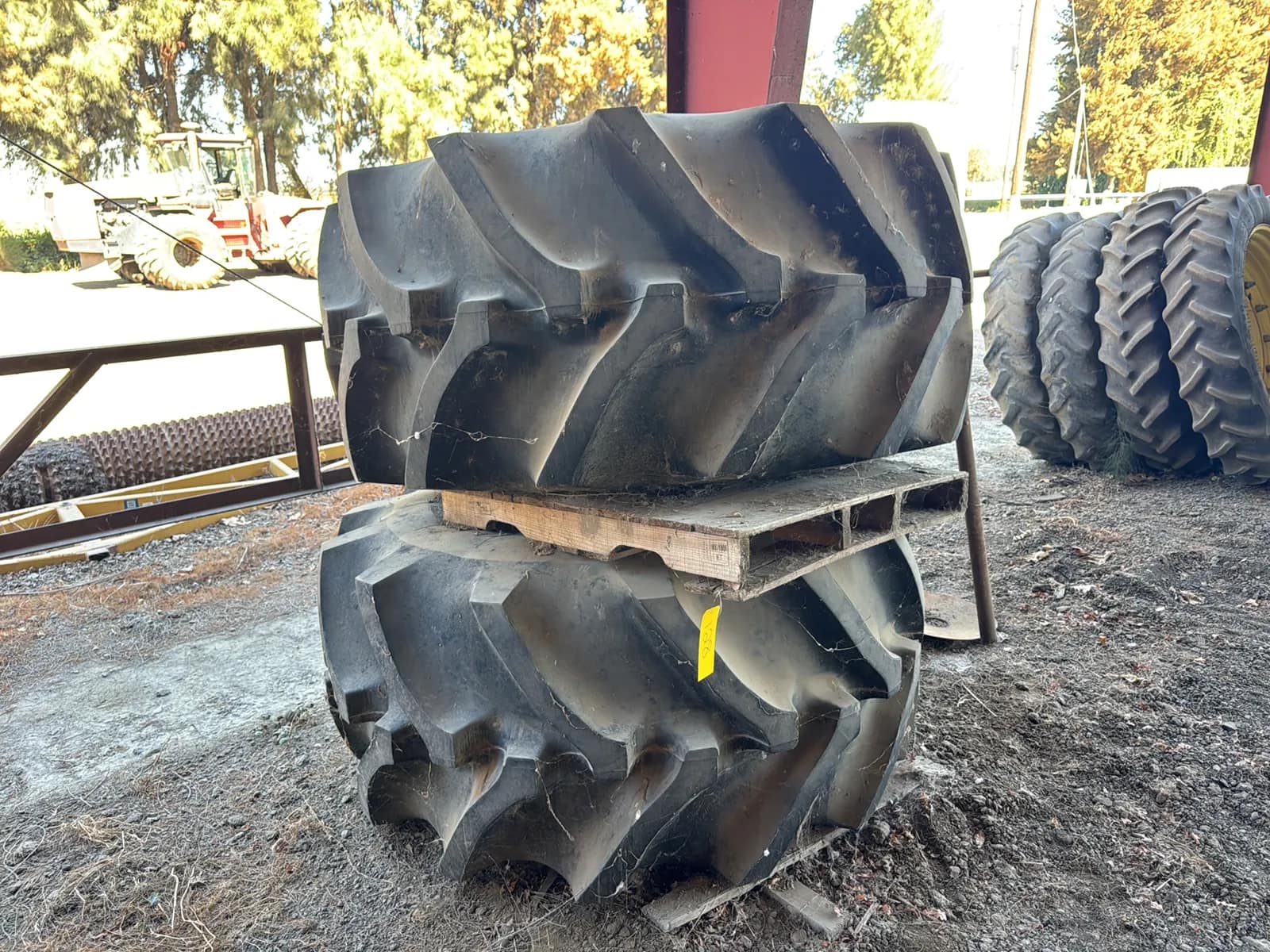 2-900-65r32-tires-e700da